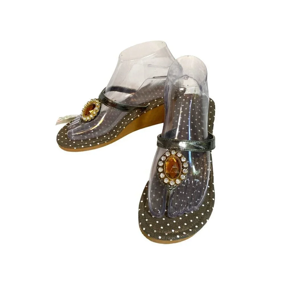 New Wedge Sandals with Rhinestone Gemstone Accent Women's‎ Size 7 NWT